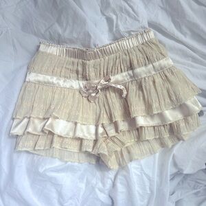 Free people ivory Camille ruffle shorts size xs
